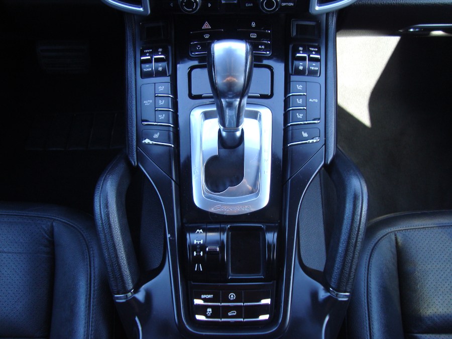 2013 Porsche Cayenne photo