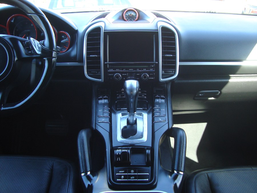 2013 Porsche Cayenne photo