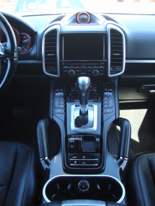 2013 Porsche Cayenne photo