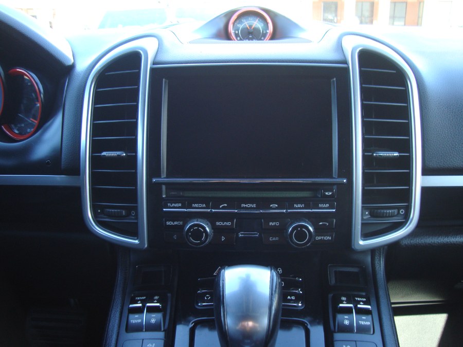 2013 Porsche Cayenne photo