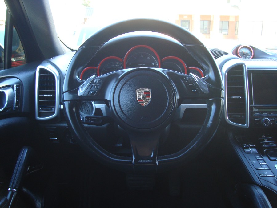 2013 Porsche Cayenne photo