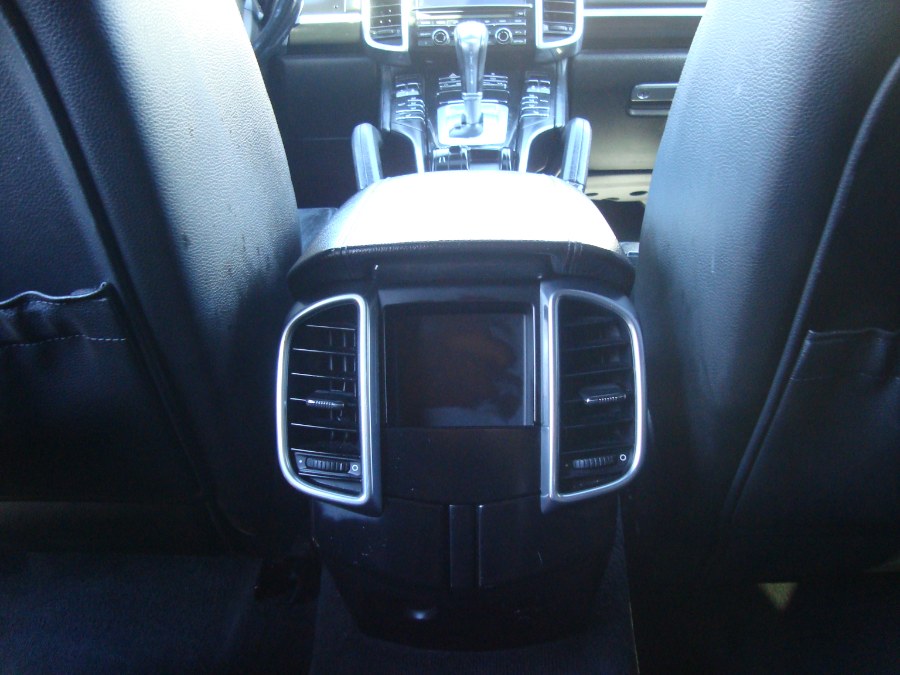 2013 Porsche Cayenne photo