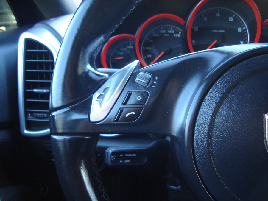2013 Porsche Cayenne photo