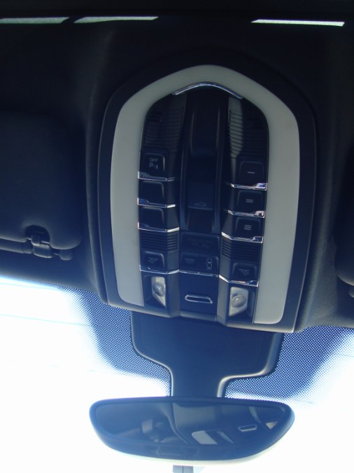 2013 Porsche Cayenne photo
