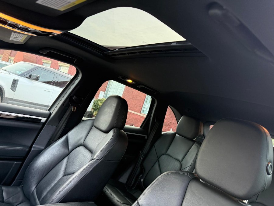 2013 Porsche Cayenne photo