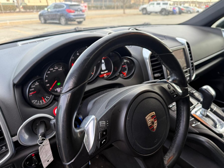 2013 Porsche Cayenne photo