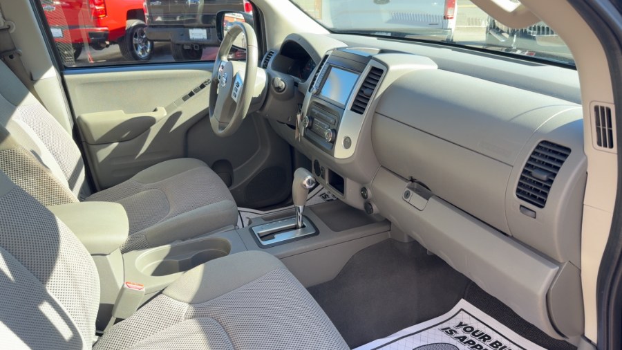 2019 Nissan Frontier Crew Cab 4x2 SV Auto photo