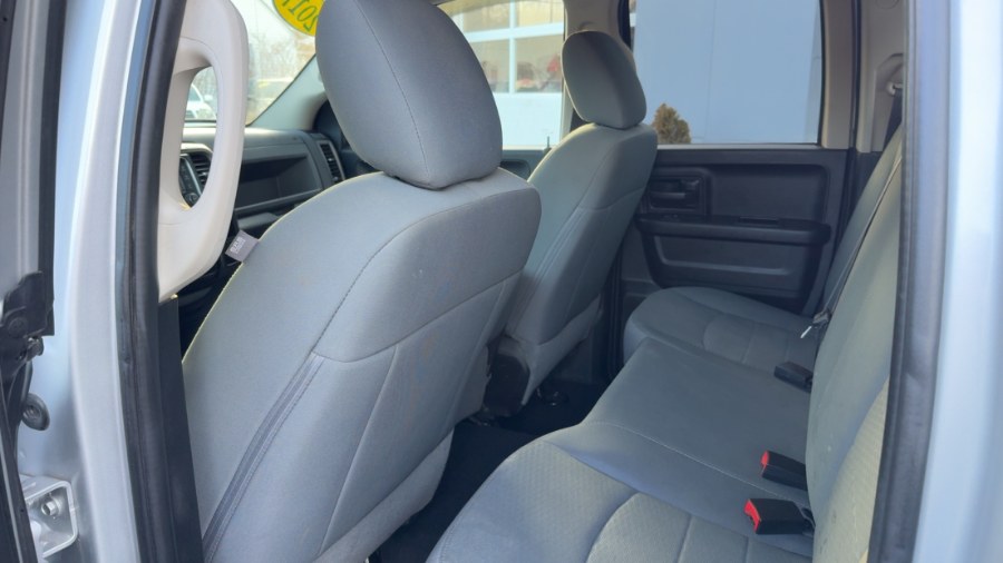 2017 RAM 1500 Express 4x4 Quad Cab 6''4