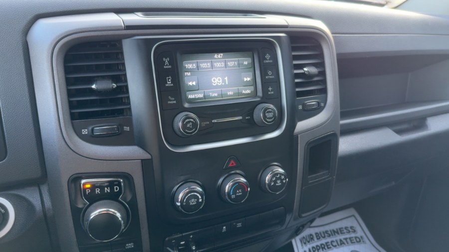 2017 RAM 1500 Express 4x4 Quad Cab 6''4