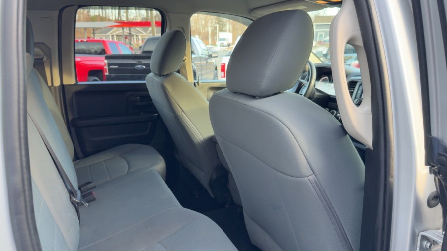 2017 RAM 1500 Express 4x4 Quad Cab 6''4