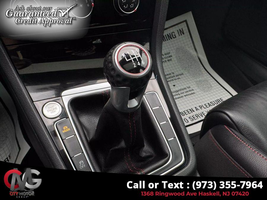 2020 Volkswagen Golf Gti SE Hatchback Sedan 4D photo