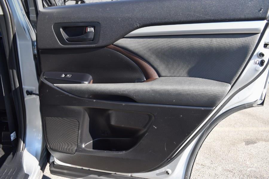 2019 Toyota Highlander LE V6 AWD (Natl) photo