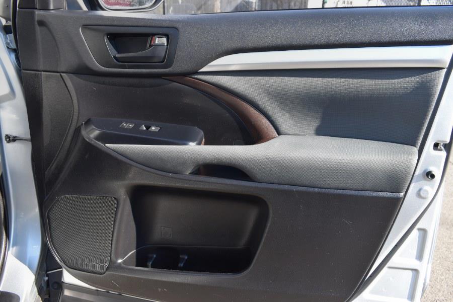 2019 Toyota Highlander LE V6 AWD (Natl) photo