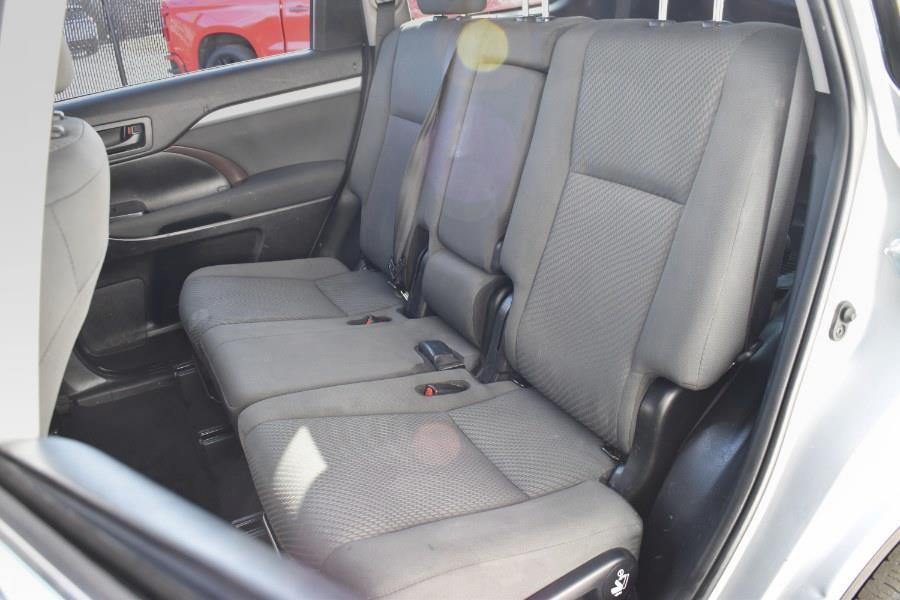 2019 Toyota Highlander LE V6 AWD (Natl) photo