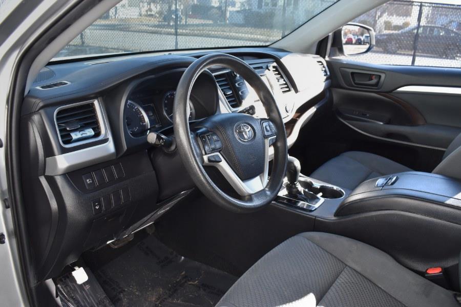 2019 Toyota Highlander LE V6 AWD (Natl) photo