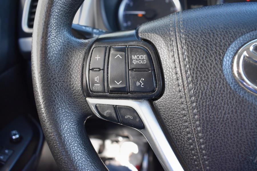 2019 Toyota Highlander LE V6 AWD (Natl) photo