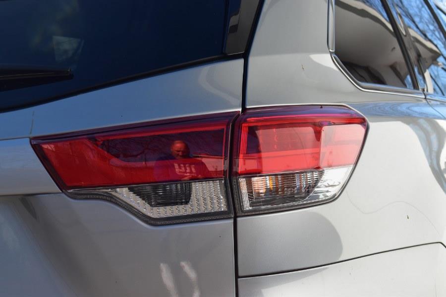 2019 Toyota Highlander LE V6 AWD (Natl) photo