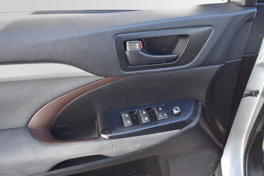 2019 Toyota Highlander LE V6 AWD (Natl) photo