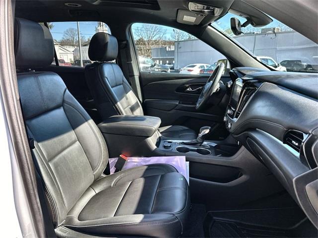 2023 Chevrolet Traverse RS photo