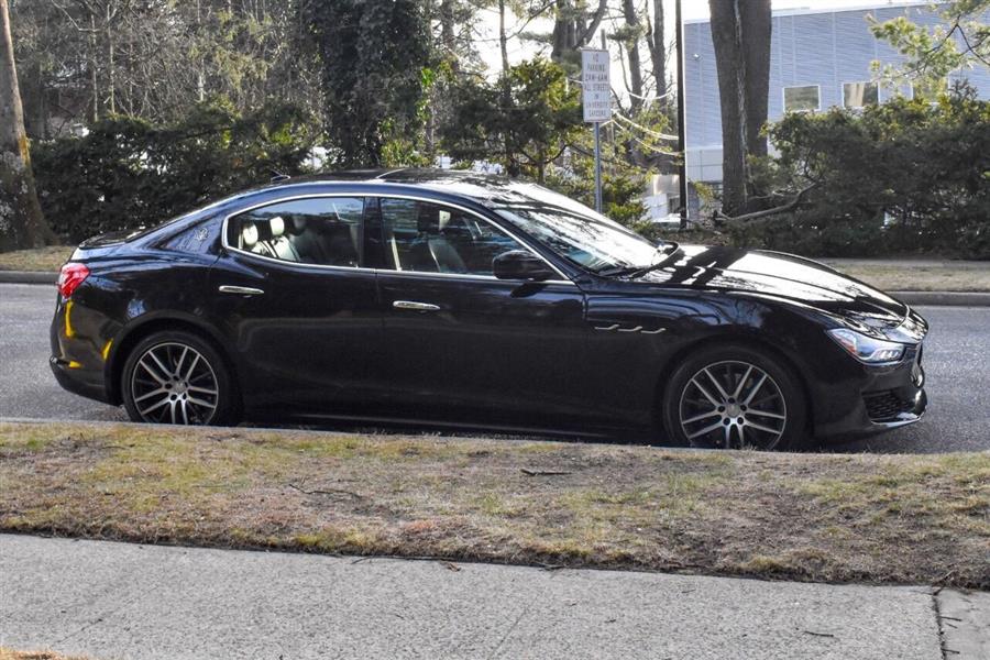 2018 Maserati Ghibli SQ4 AWD 4dr Sedan photo