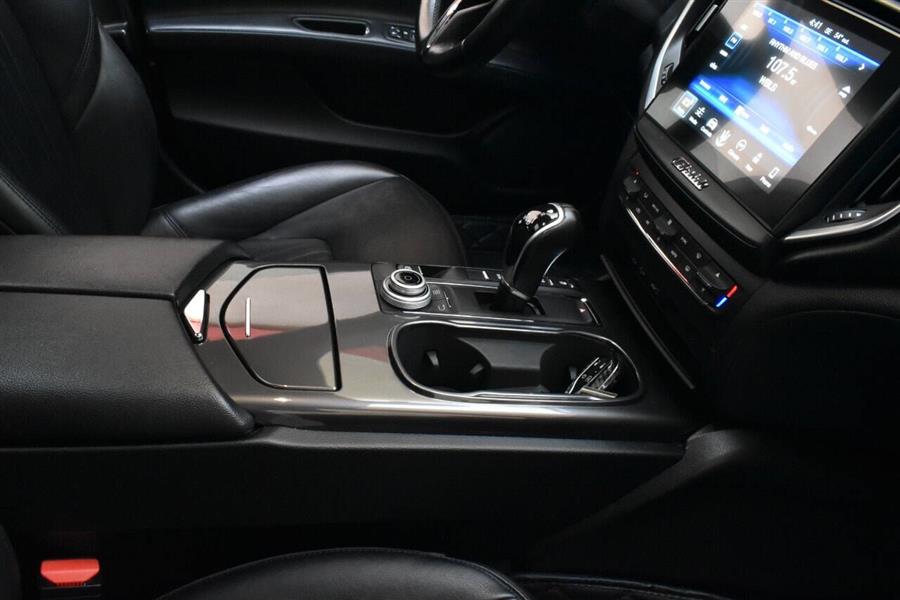 2018 Maserati Ghibli SQ4 AWD 4dr Sedan photo