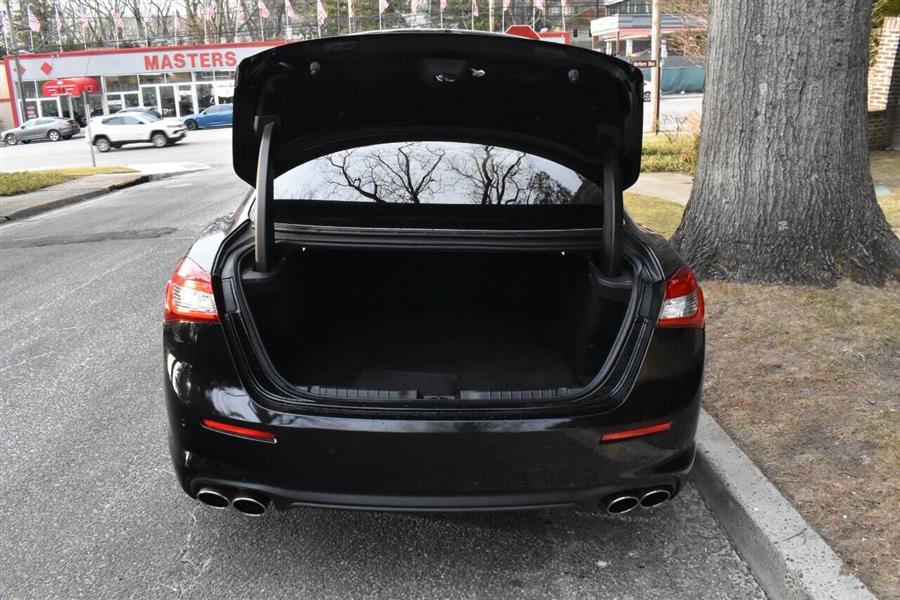 2018 Maserati Ghibli SQ4 AWD 4dr Sedan photo
