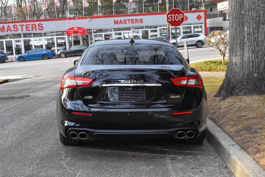 2018 Maserati Ghibli SQ4 AWD 4dr Sedan photo