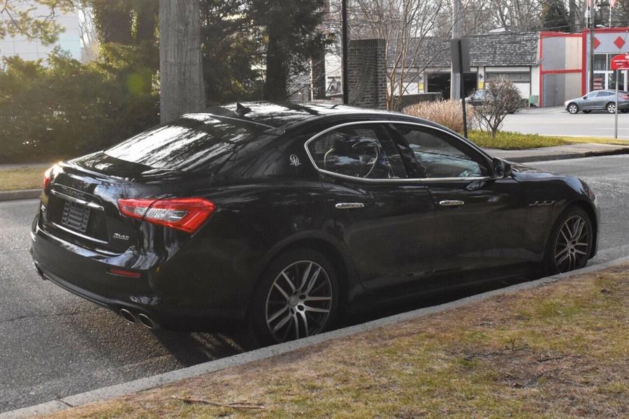 2018 Maserati Ghibli SQ4 AWD 4dr Sedan photo