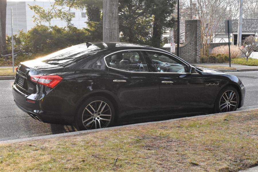 2018 Maserati Ghibli SQ4 AWD 4dr Sedan photo