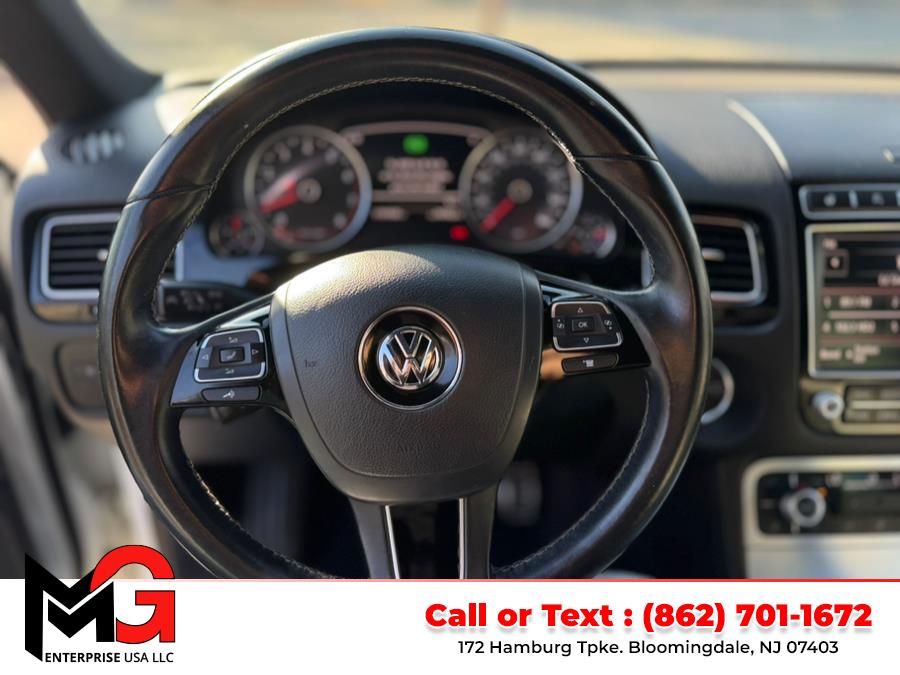 2017 Volkswagen Touareg V6 Wolfsburg Edition photo