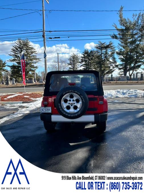 2015 Jeep Wrangler 4WD 2dr Sahara photo