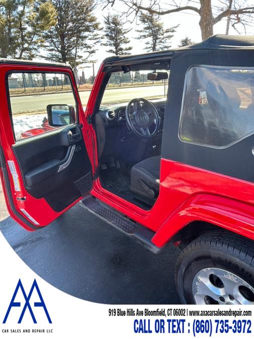 2015 Jeep Wrangler 4WD 2dr Sahara photo
