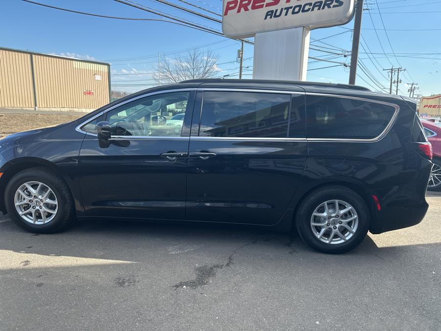 2022 Chrysler Pacifica Touring L photo