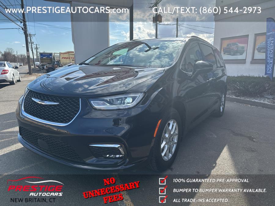 2022 Chrysler Pacifica Touring L photo