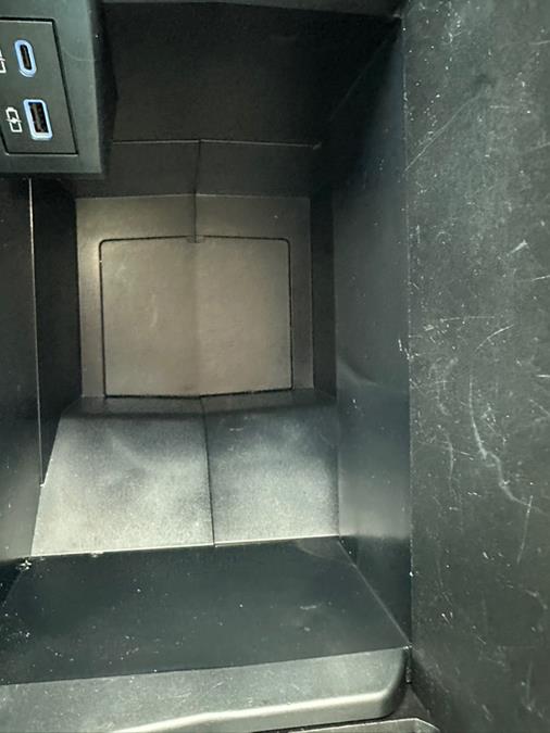 2021 Toyota Sienna XLE FWD 8-Passenger (Natl) photo