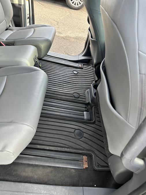 2021 Toyota Sienna XLE FWD 8-Passenger (Natl) photo
