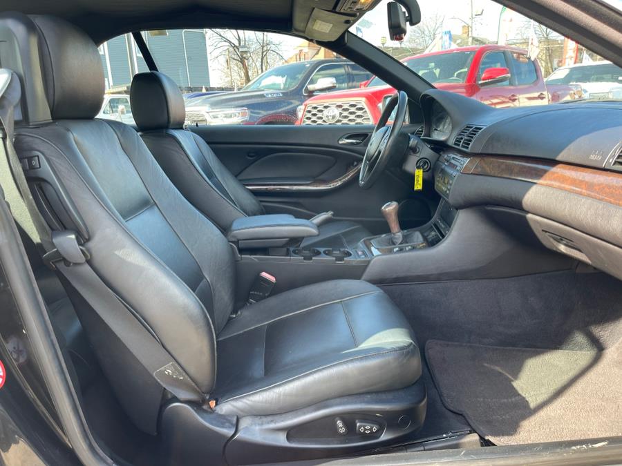 2001 BMW 3-Series 325Ci photo