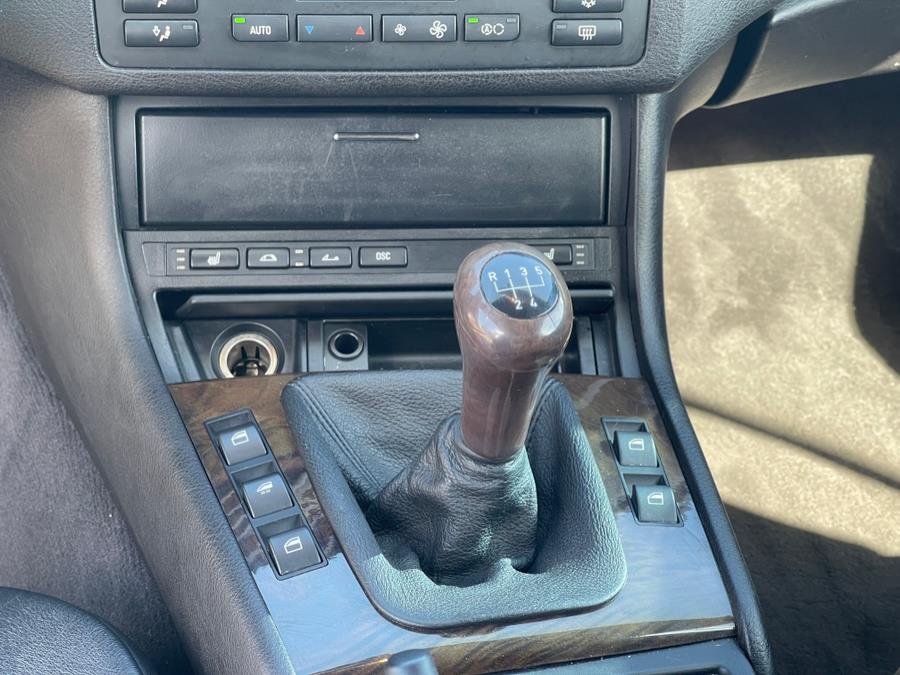 2001 BMW 3-Series 325Ci photo