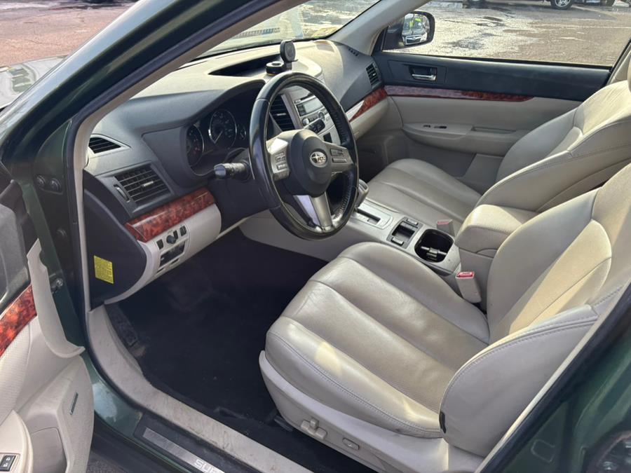 2010 Subaru Outback 2.5i Limited photo