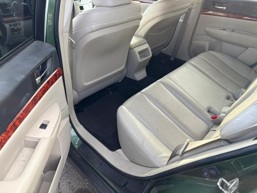 2010 Subaru Outback 2.5i Limited photo