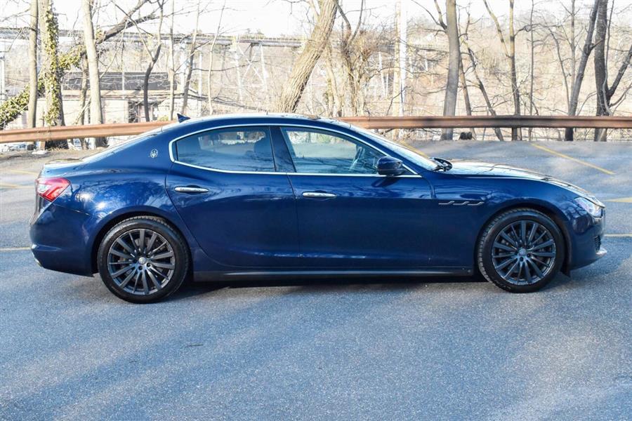 2018 Maserati Ghibli SQ4 AWD 4dr Sedan photo