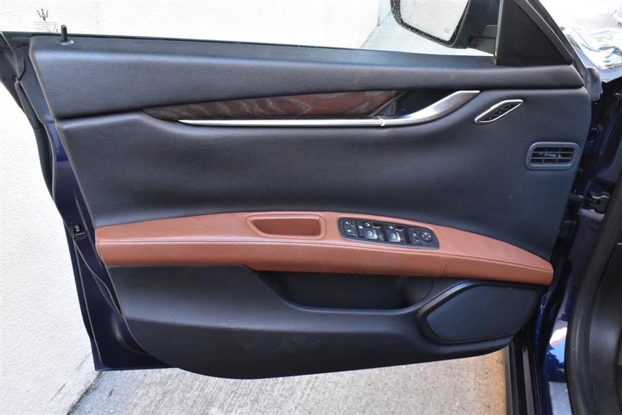 2018 Maserati Ghibli SQ4 AWD 4dr Sedan photo