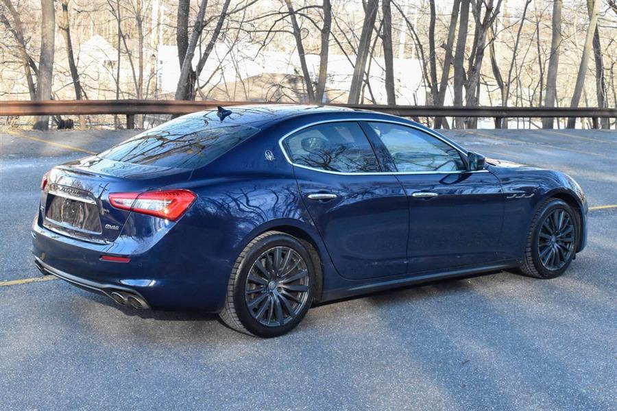 2018 Maserati Ghibli SQ4 AWD 4dr Sedan photo