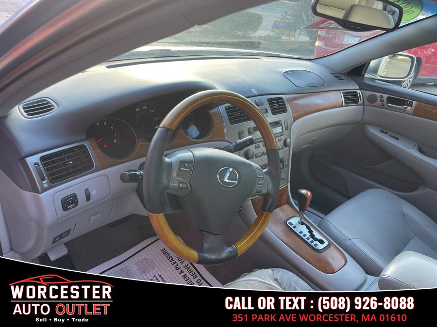 2005 Lexus ES 330 photo