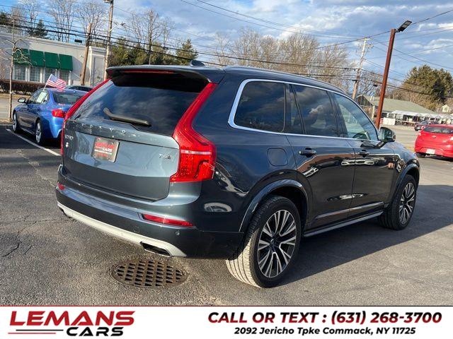 2020 Volvo XC90 T6 Momentum photo