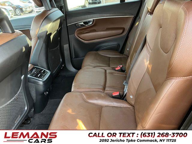 2020 Volvo XC90 T6 Momentum photo