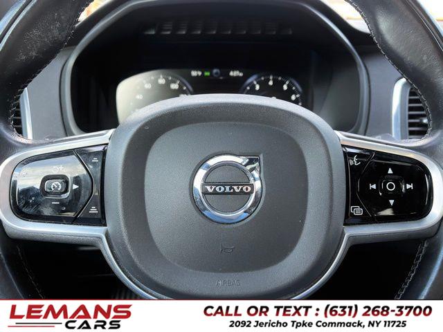 2020 Volvo XC90 T6 Momentum photo