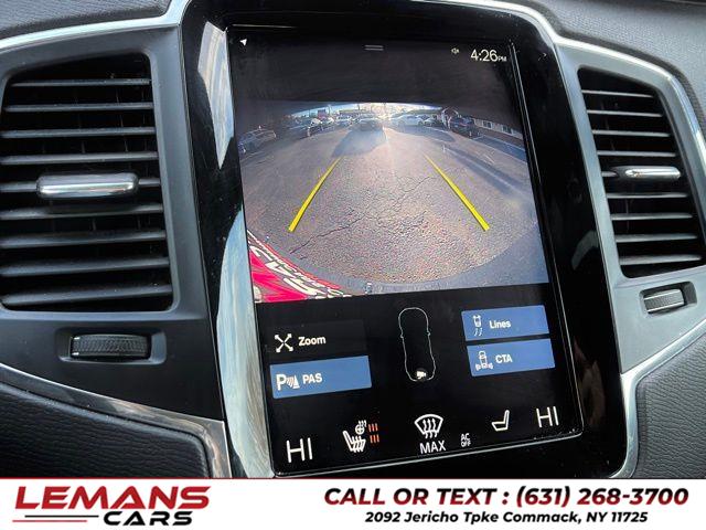 2020 Volvo XC90 T6 Momentum photo