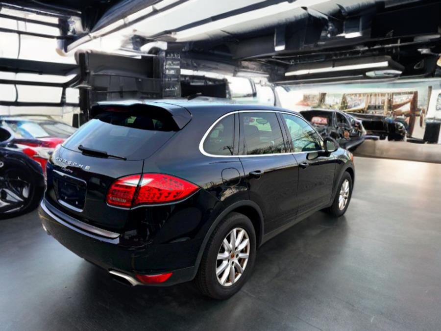 2013 Porsche Cayenne photo