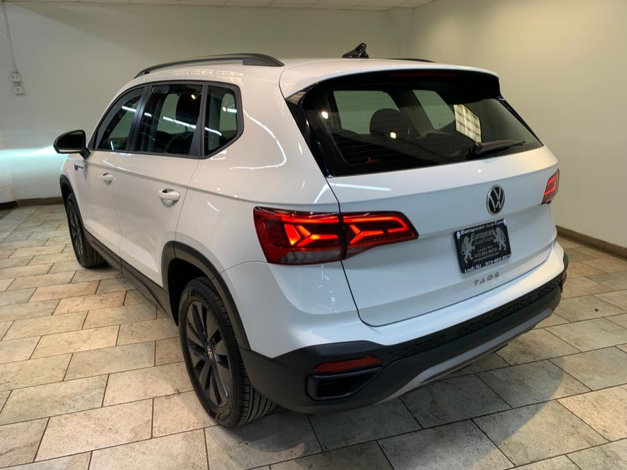 2023 Volkswagen Taos S FWD photo